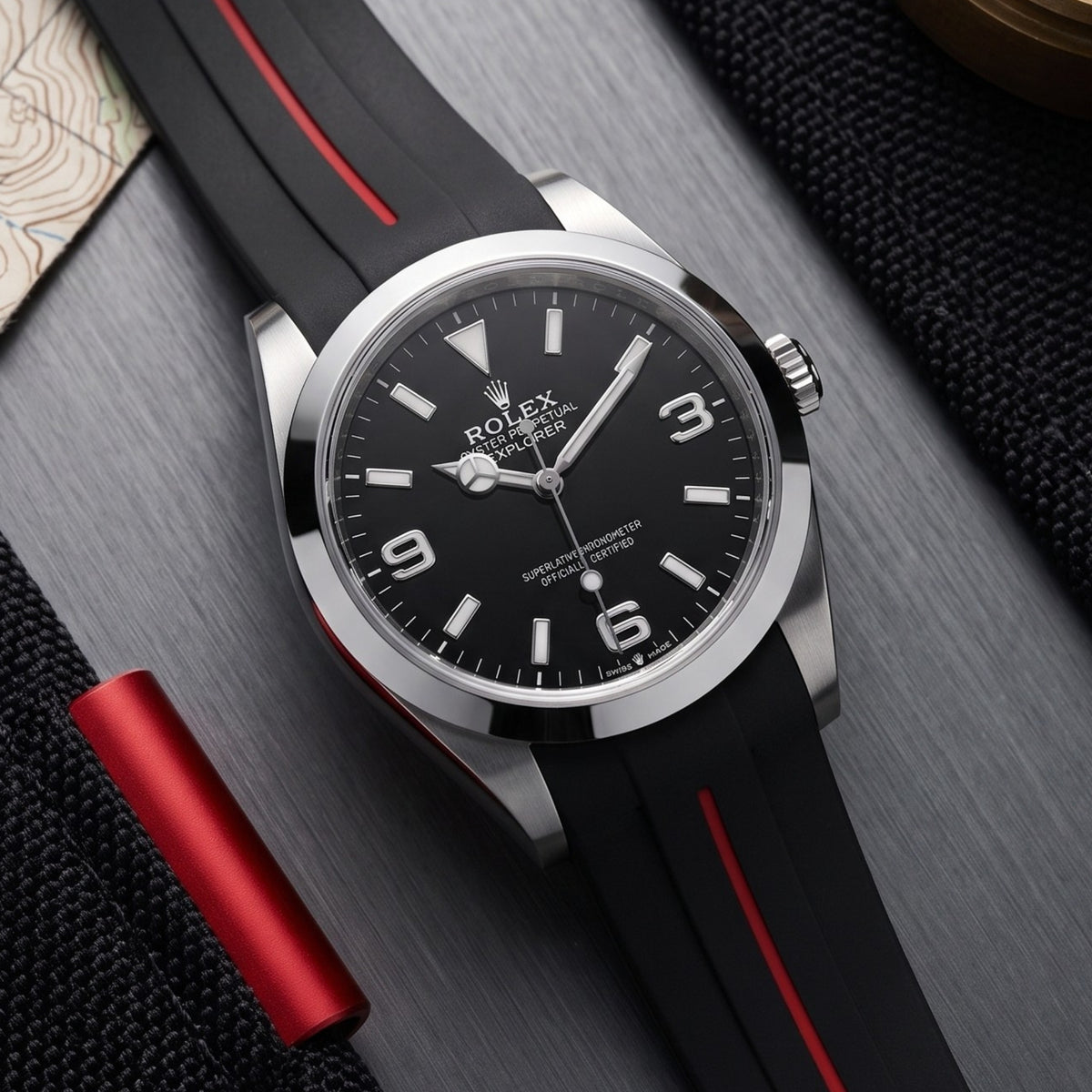Bracelet en caoutchouc pour Rolex Explorer I – Noir avec ligne rouge | LuxLine®