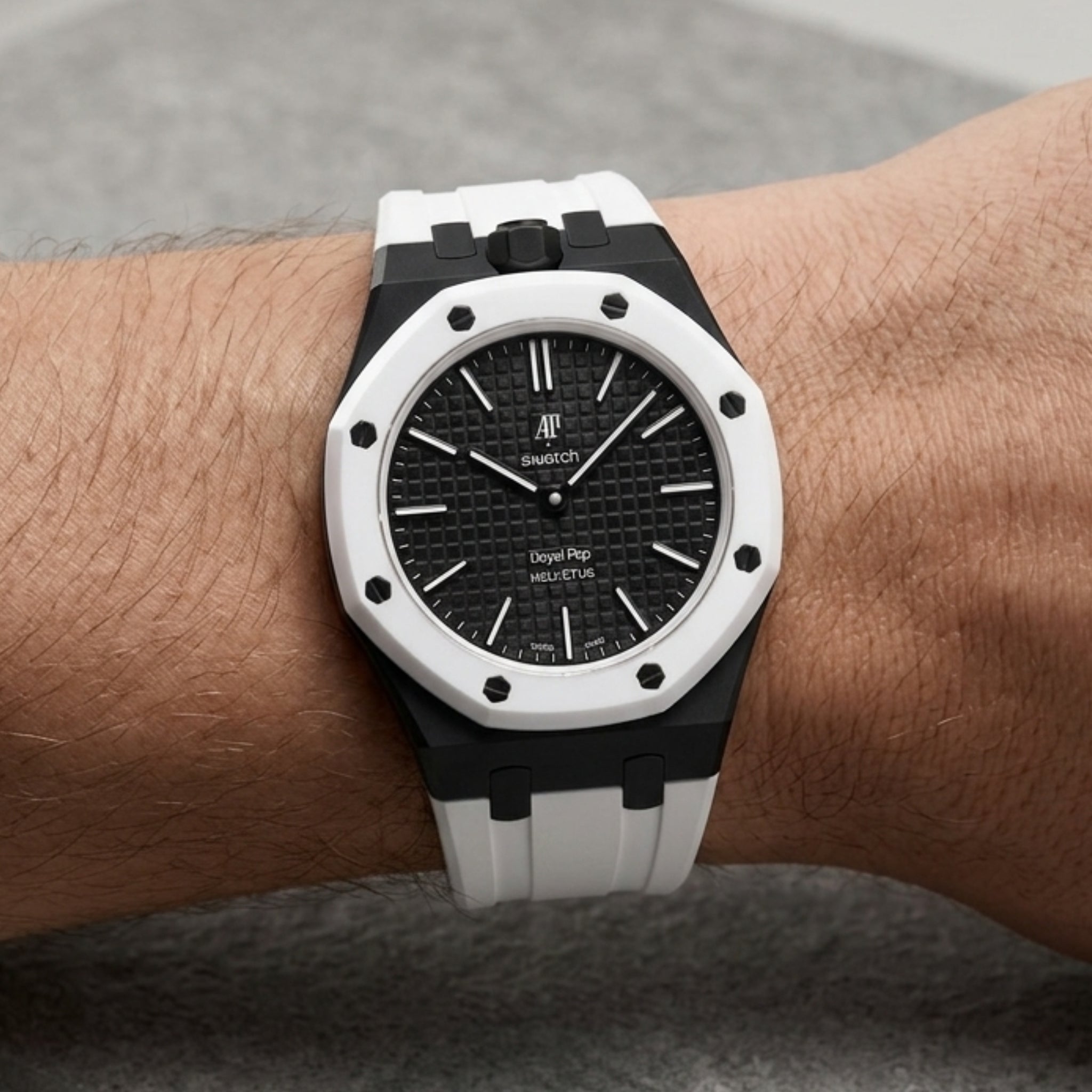 Bracelet et boîtier Royal Pop — Pour Ocho Negro (Lépine, couronne à 12 h)