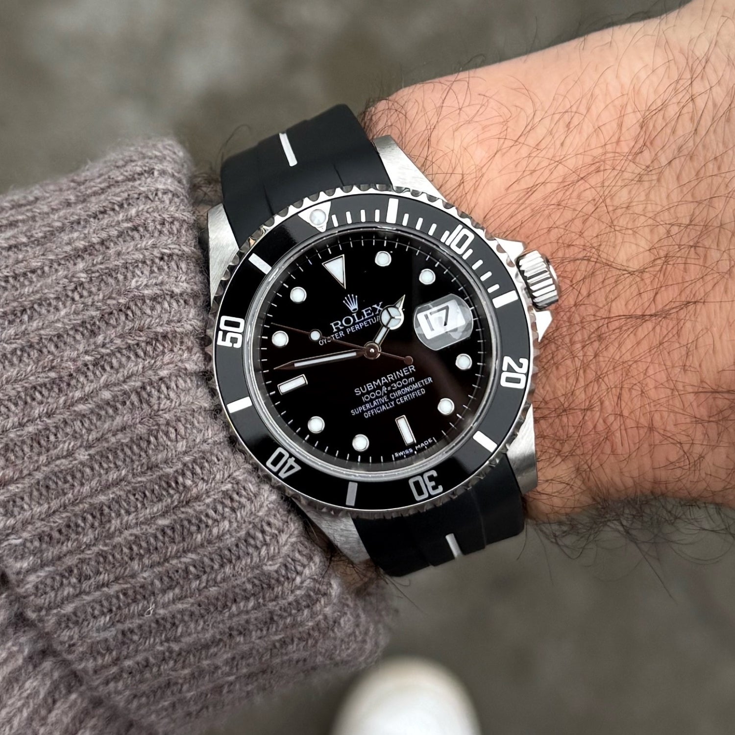 Bracelet en caoutchouc pour Rolex Submariner – Noir avec ligne blanche | LuxLine®